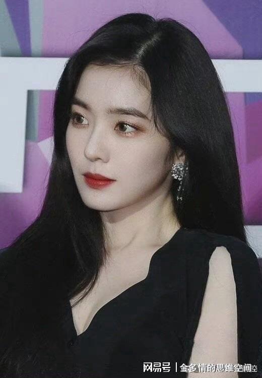 娱乐圈爆料网站推荐女主,当红小花旦背后的神秘女主  第2张